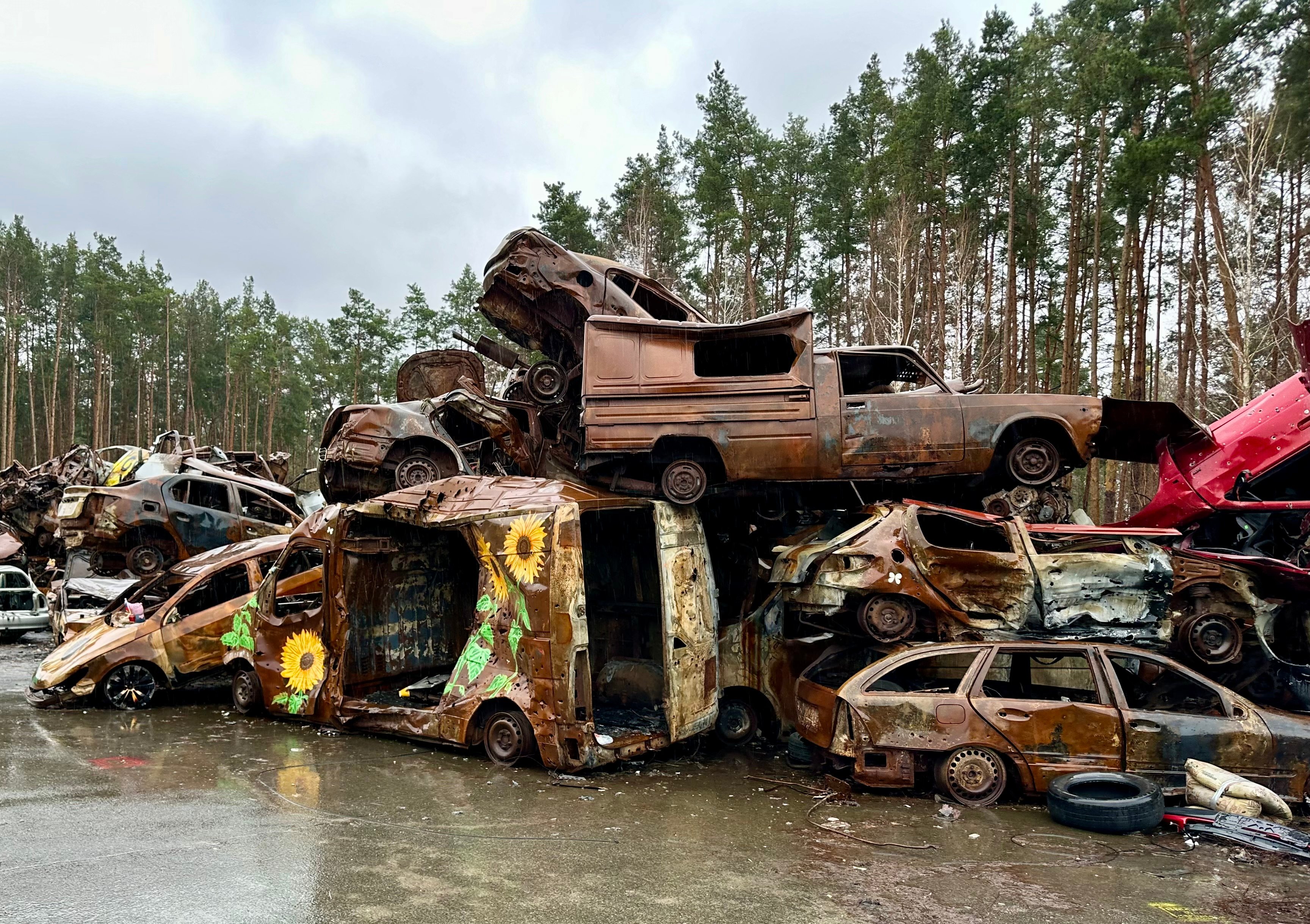 ausgebrannte Autos Irpin